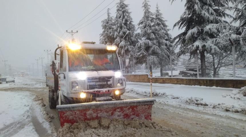 Bilecik&rsquo;te karla m&uuml;cadele &ccedil;alışmaları