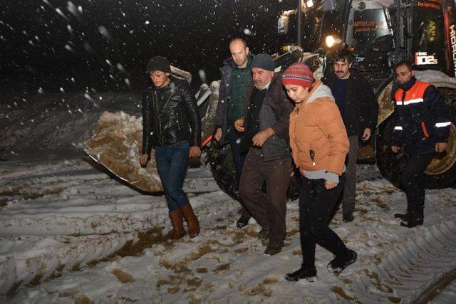 Kiraz'da rahatsızlanan vatandaşlar, yoğun çalışmalar sonucu kurtarıldı