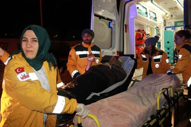 Yalova’da otobüs devrildi: 14 yaralı