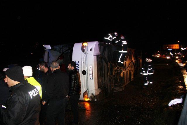 Yalova’da otobüs devrildi: 14 yaralı