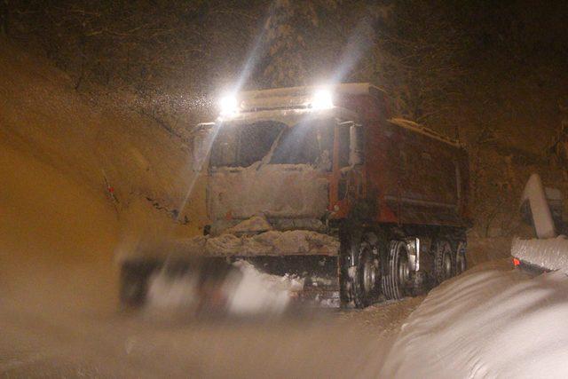 Bolu Dağı geçişi TIR ve kamyonlara kapatıldı