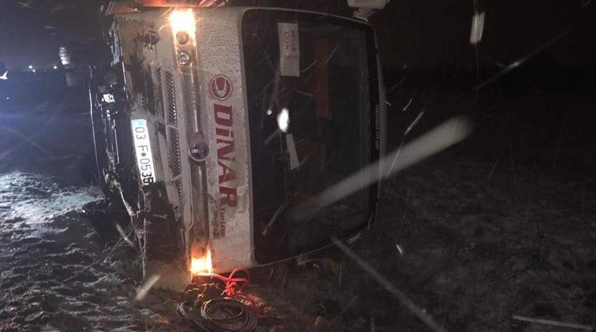 Denizli'de öğrenci servisi devrildi: Çok sayıda yaralı var