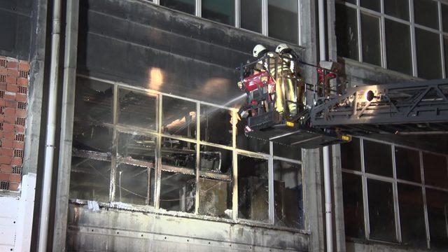 Bayrampaşa'da iş yeri yangını