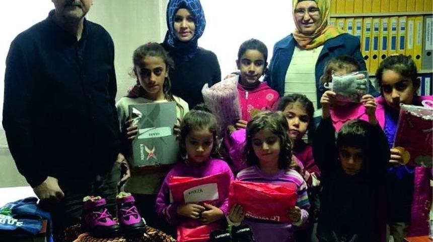 Bağbaşı Ortaokulu &ouml;ğrencilerine karne hediyesi