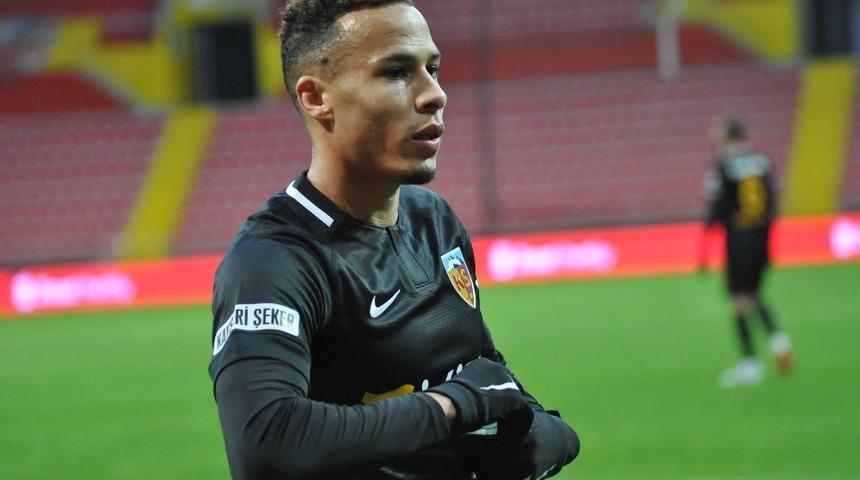 Tjaronn Chery gollerine devam ediyor
