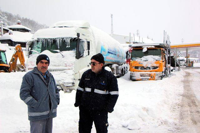 Bolu Dağı'nda çok sayıda tanker bekliyor