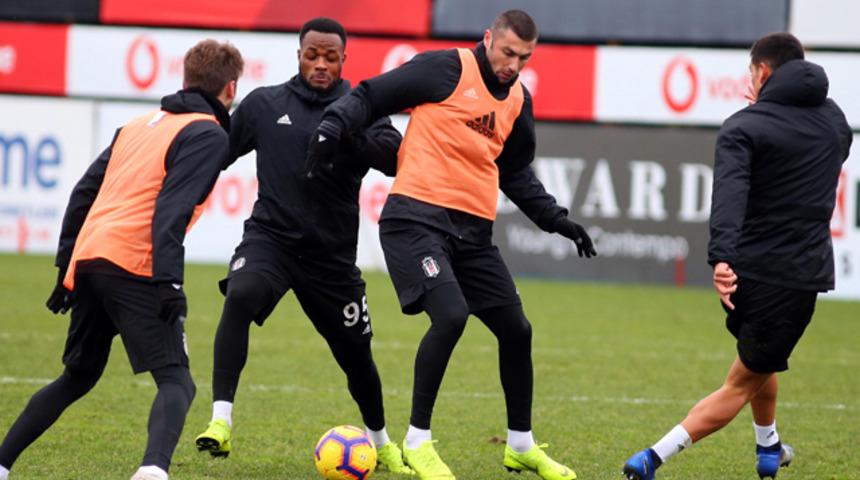 Burak Yılmaz Beşiktaş'ta 71 numaraları formayı giyecek