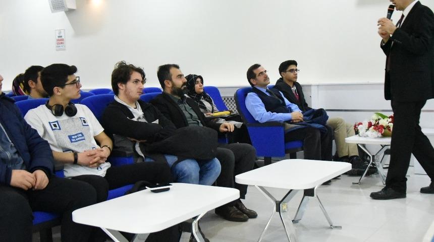 İpekyolu’nda “Teknoloji Trendleri ve Dijital Yolculuk” semineri