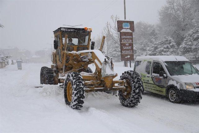 Nevşehir Belediyesi karla mücadelesini sürdürüyor