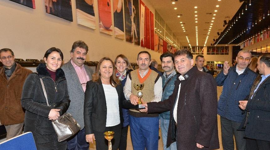 Valilik &ccedil;alışanlarından bowling turnuvası