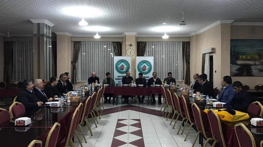 M&uuml;ft&uuml; Yazıcı il&ccedil;eye veda etti