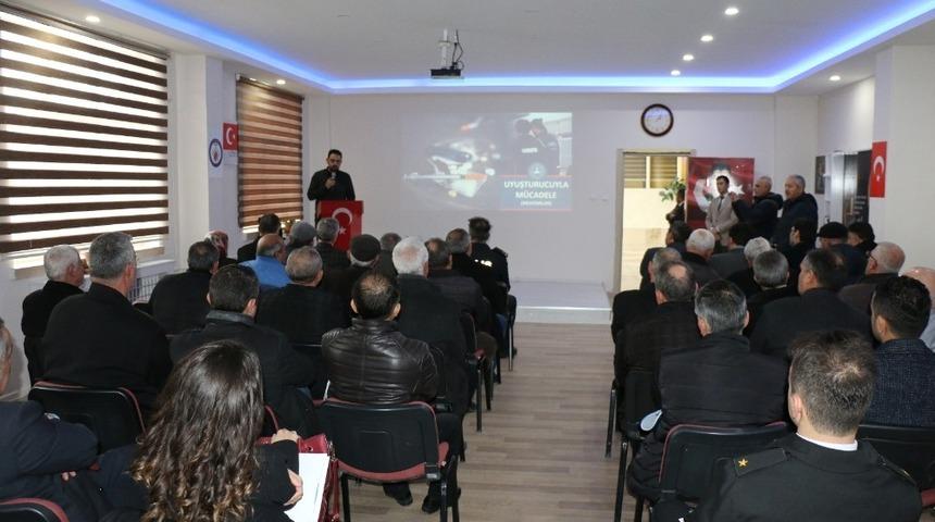 Uyuşturucu ile m&uuml;cadelede muhtarlar bilgilendirildi