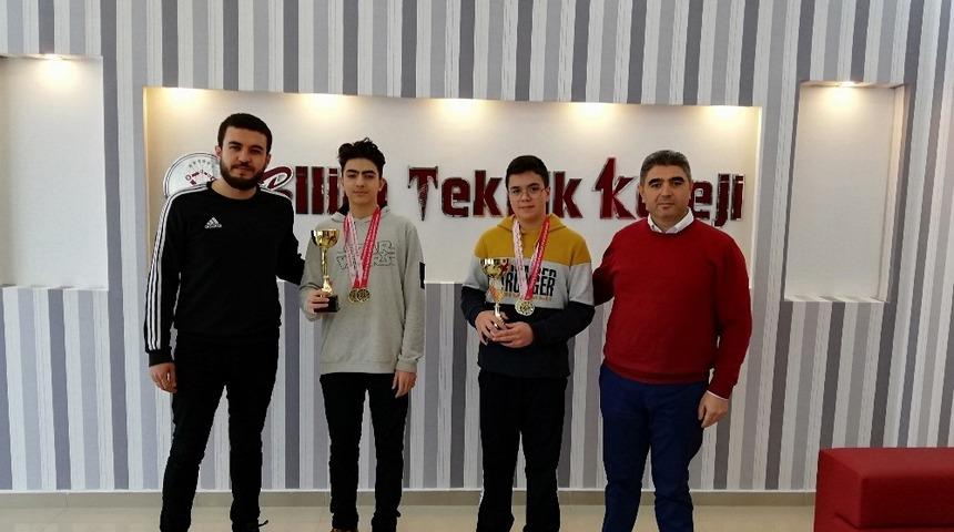 Y&uuml;zmede zirveyi kimseye bırakmadılar