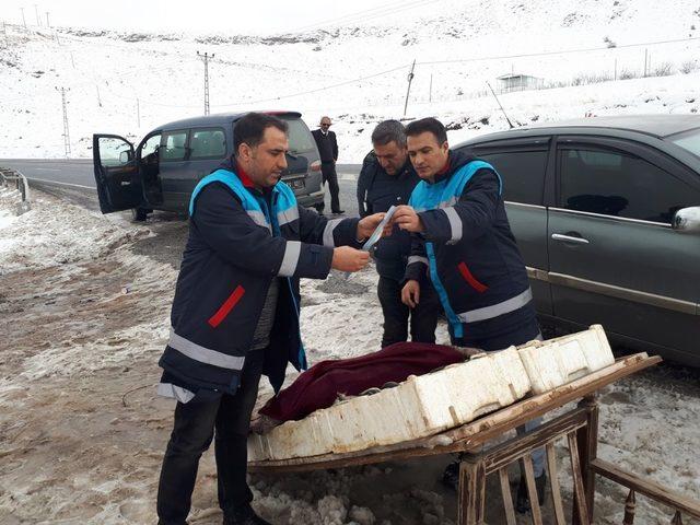 Buz tutan Engil Çayı’nda su ürünleri denetimi