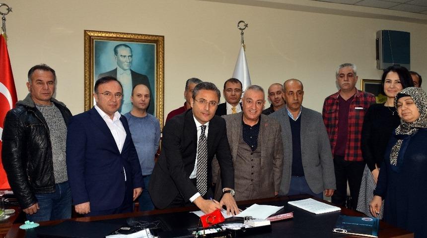 Akdeniz Belediyesi&rsquo;nde toplu iş s&ouml;zleşmesi sevinci
