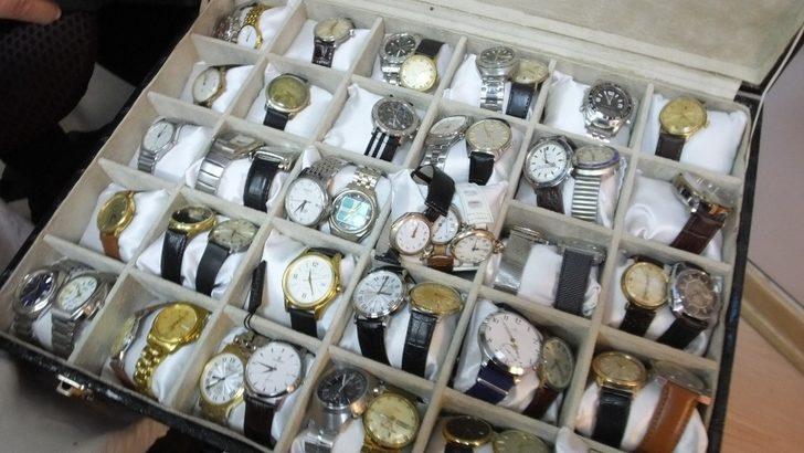150 yıllık saatlerden koleksiyon yaptı G1