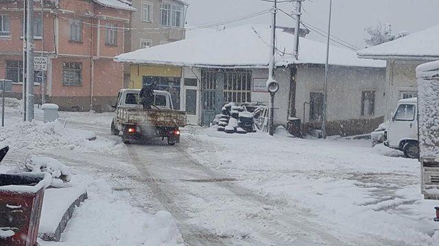 Emet Belediyesi’nin karla mücadele çalışmaları