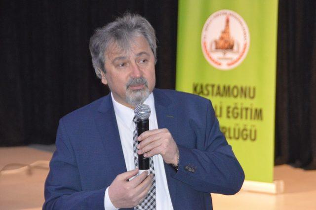 Kastamonu’da okul idarecilerine yönetim becerileri ve liderlik konferansı verildi