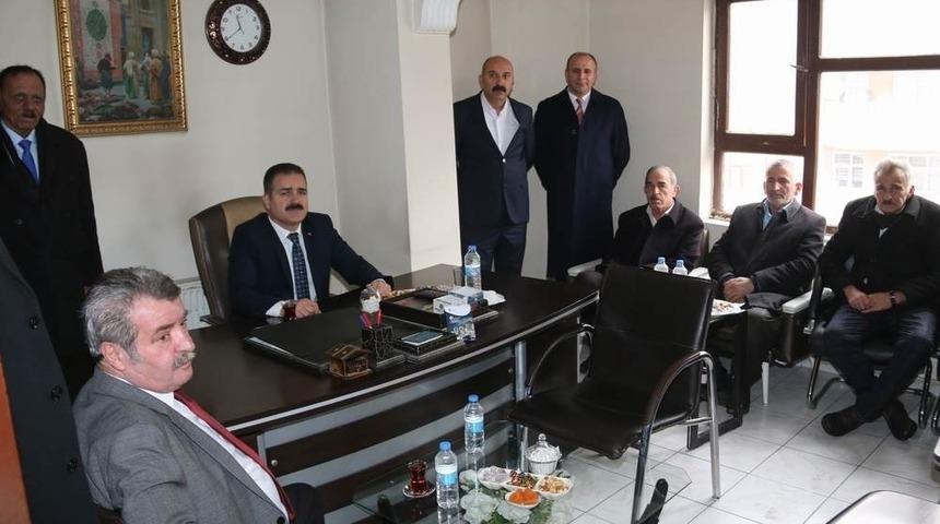 Vali Akbıyık&rsquo;tan kanaat &ouml;nderi Pirozbeyoğlu&rsquo;na ziyaret