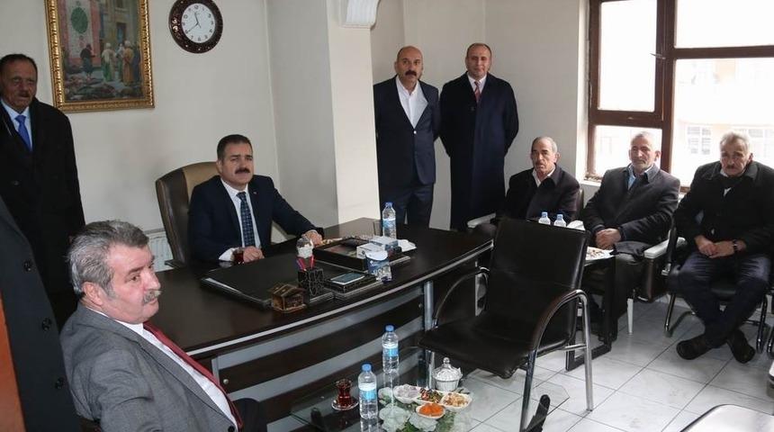 Vali Akbıyık&rsquo;tan kanaat &ouml;nderi Pirozbeyoğlu&rsquo;na ziyaret