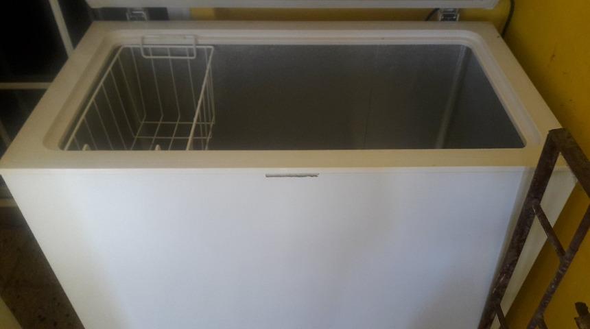 Oyun i&ccedil;in girdikleri derin dondurucudan bir daha &ccedil;ıkamadılar