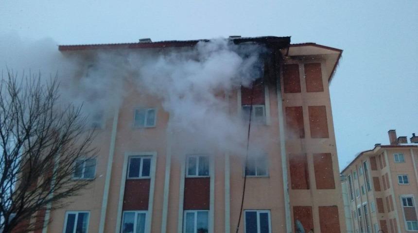Bitlis&rsquo;te ev yangını