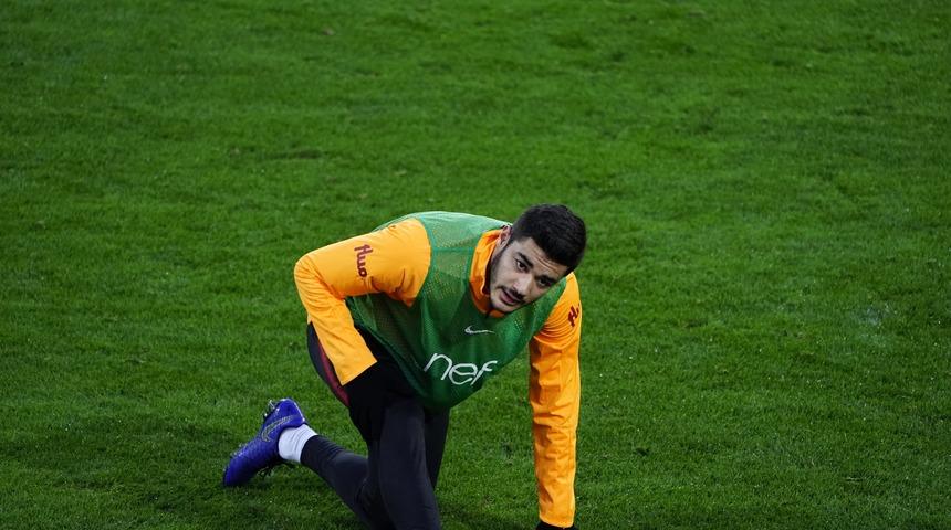 Galatasaray Ozan Kabak'ı KAP'a bildirdi
