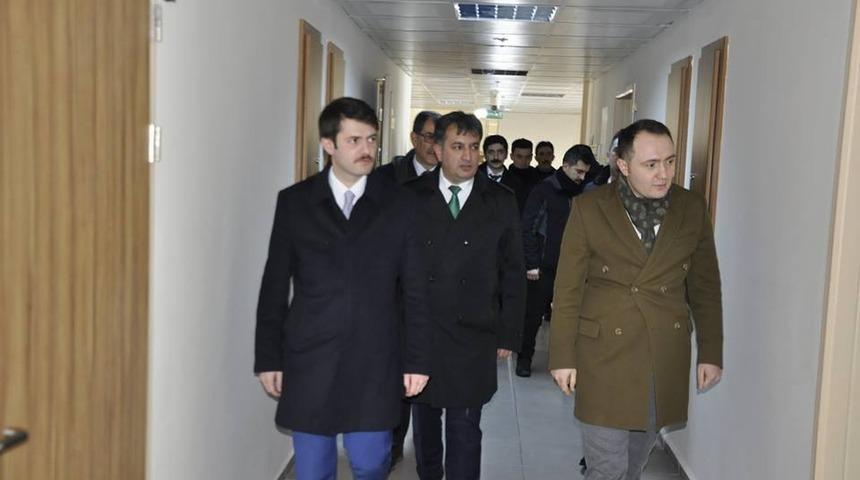 İncesu Kaymakamı Cebeci ile Gen&ccedil;lik ve Spor İl M&uuml;d&uuml;r&uuml; Eskici, Pınarbaşı il&ccedil;esini ziyaret etti