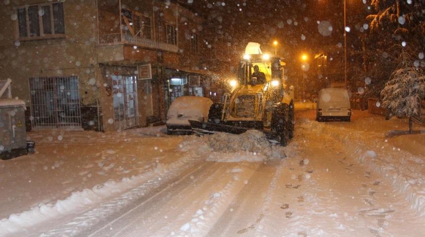 &Ccedil;al&rsquo;da kar kalınlığı 20 santimetreye kadar ulaştı