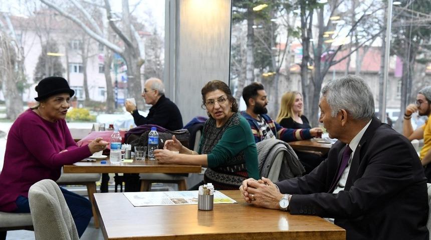 Başkan G&uuml;naydın: &ldquo;Belediye şehirde eksik g&ouml;rd&uuml;ğ&uuml; her şeyi yapar&rdquo;