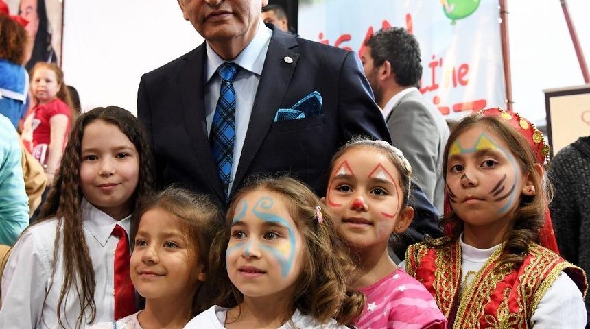 Isparta Belediyesi&rsquo;nden &ouml;ğrencilere &lsquo;Yarıyıl Karne Şenliği Etkinliği&rsquo;