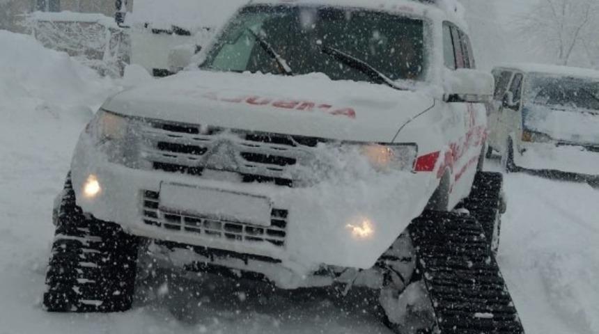 Yahyalı&rsquo;da Hemodiyaliz hastalarının imdadına paletli ambulans yetişti