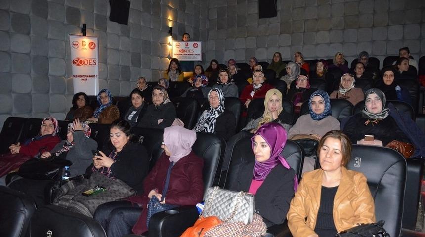 Kursiyer kadınlara sinema etkinliği