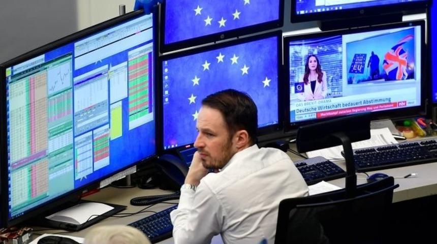 Brexit anlaşması reddedildi: Piyasaları ve sterlini şimdi ne bekliyor?