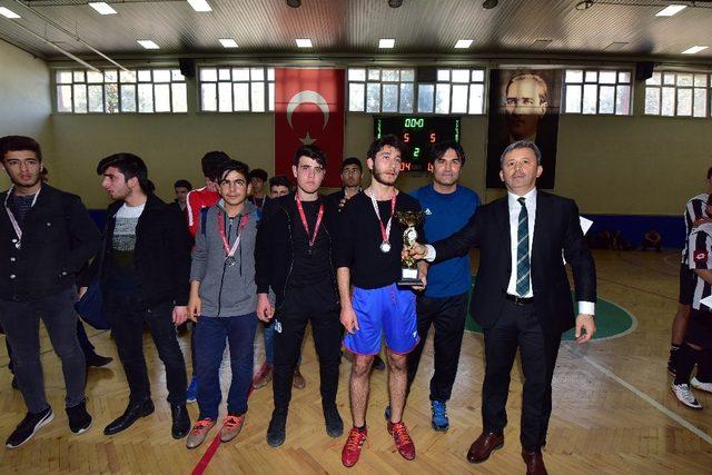 Osmaniye’de liseler arası futsal birinciliği
