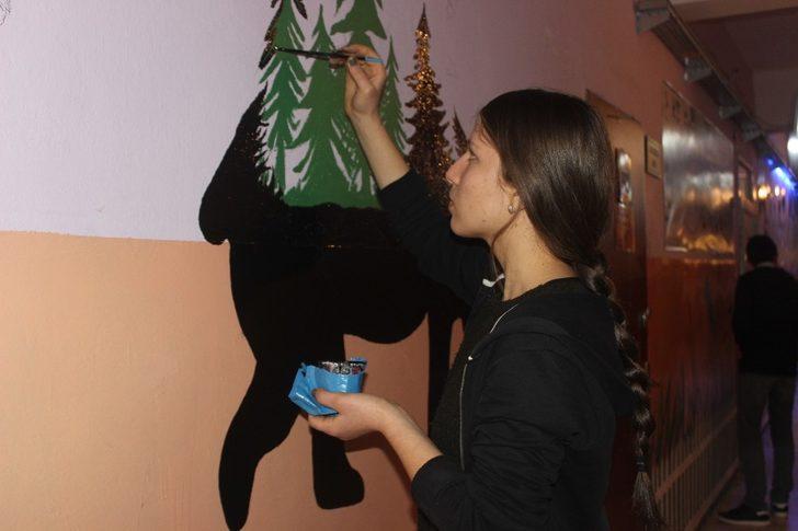 Okul koridorunu botanik bahçeye çevirdiler G2