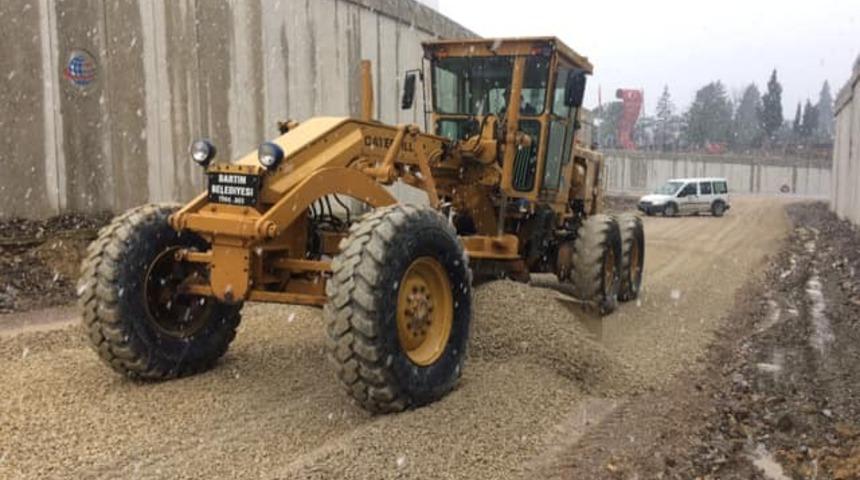 Taşıt yolu iyileştiriliyor