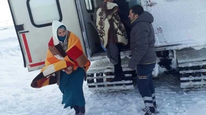 Hamur&rsquo;da 112 Ekipleri evde doğum ger&ccedil;ekleştirdi