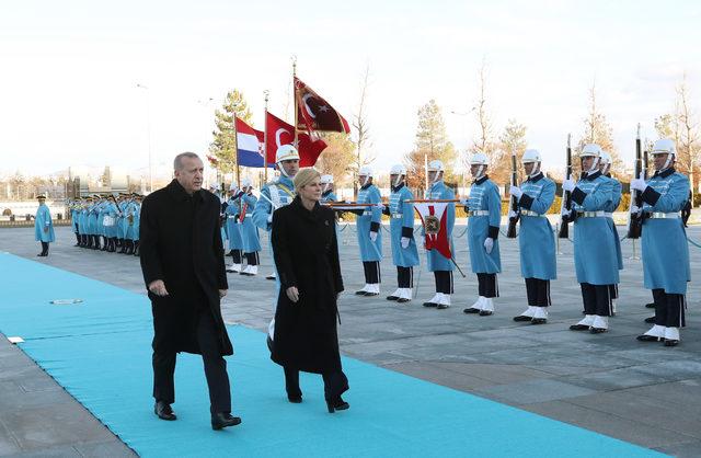 Hırvatistan Cumhurbaşkanı Kitaroviç, resmi törenle karşılandı