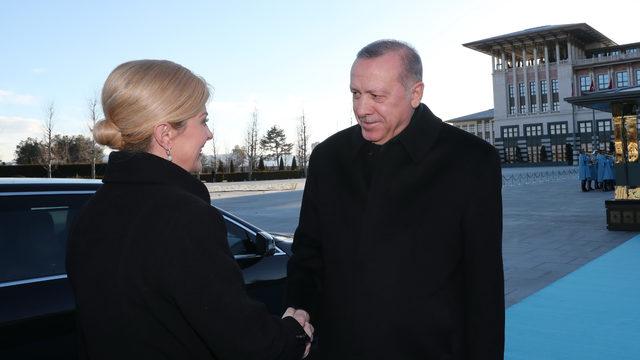 Hırvatistan Cumhurbaşkanı Kitaroviç, resmi törenle karşılandı