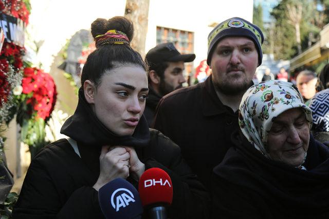 (Geniş haber) İbrahim Tatlıses annesini son yolculuğa uğurladı