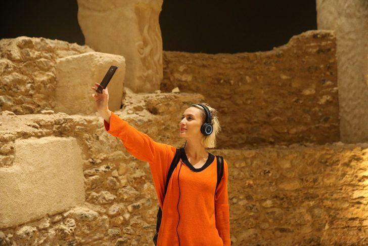 Vatandaşlar 'Müzede Selfie Günü' için selfie çekti G2