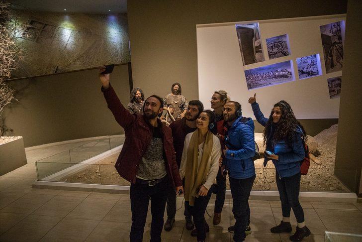 Vatandaşlar 'Müzede Selfie Günü' için selfie çekti G3