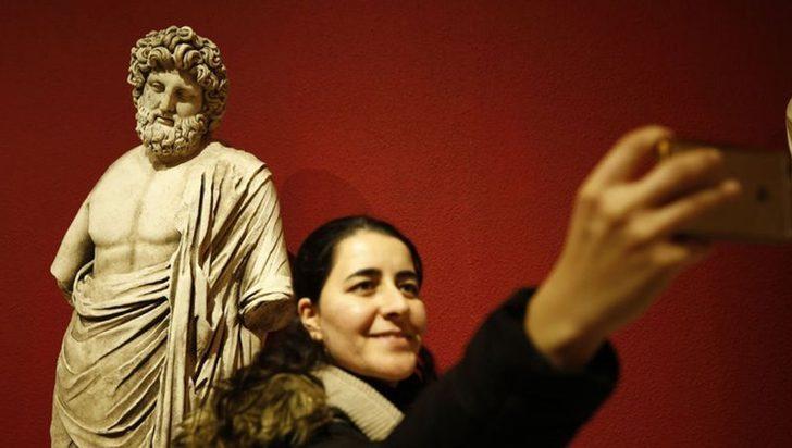 Vatandaşlar 'Müzede Selfie Günü' için selfie çekti G5