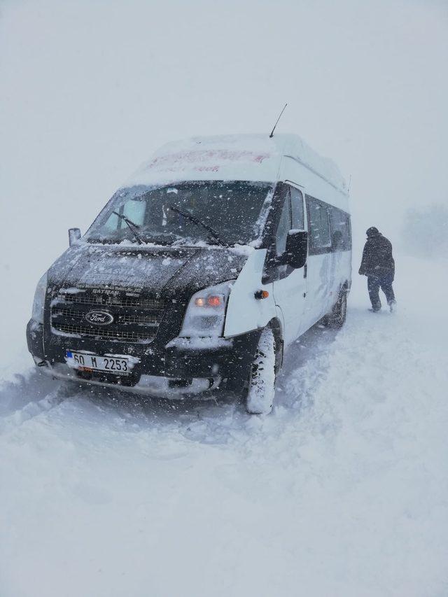 Tokat'ta kar yağışı ulaşımı aksattı (3)