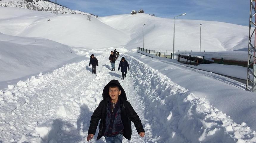 Sincik&rsquo;te eğitime kar engeli