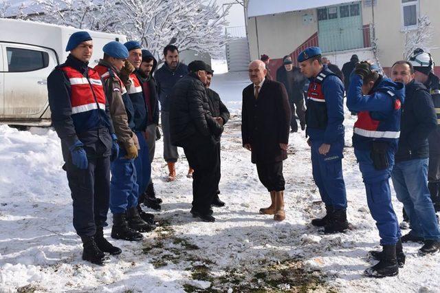 Karabük'te 2 katlı ahşap ev yandı