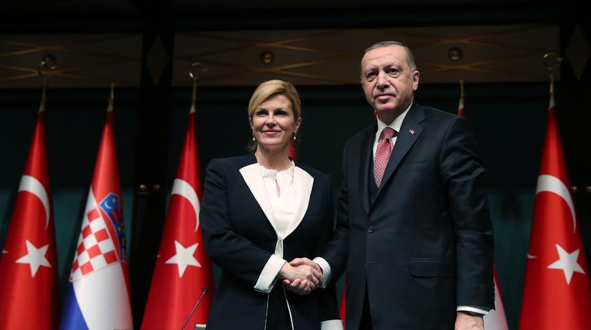 Hırvatistan Cumhurbaşkanı Kitarovi&ccedil;, resmi t&ouml;renle karşılandı (2)