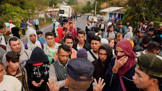 ABD'de yeni göçmen dalgası! Yüzlerce kişi sınıra ulaştı