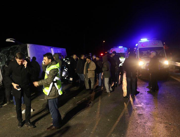 Amasya'da yolcu otobüsü devrildi: Ölü ve yaralılar var! G2